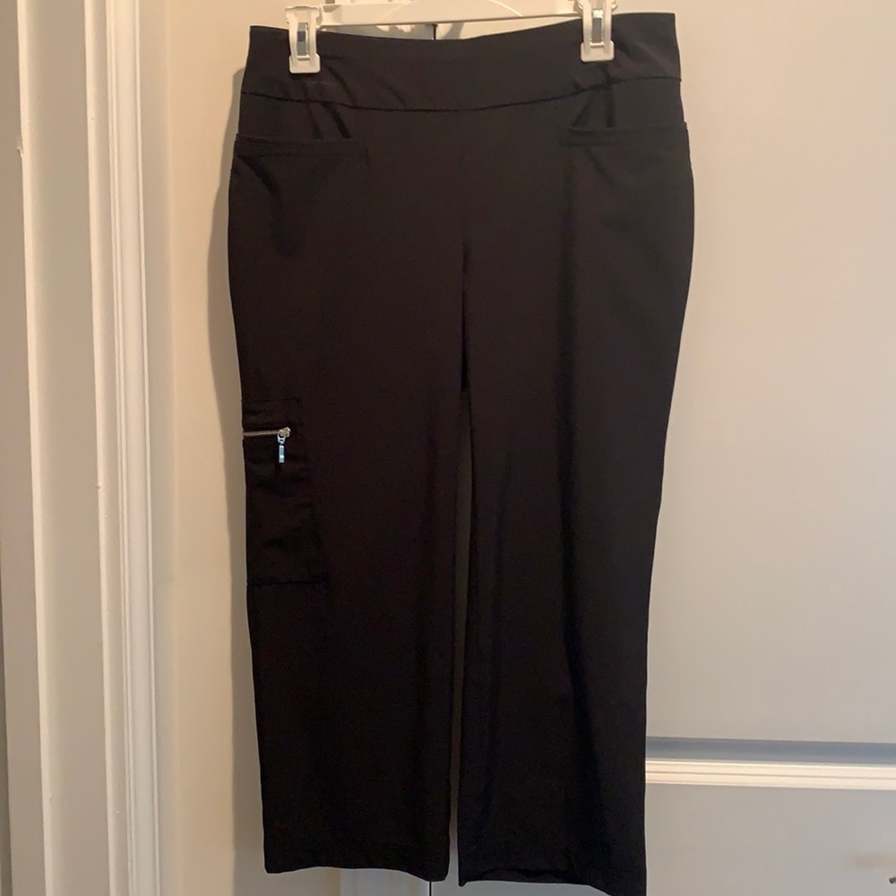 Black athletic cropped pants by Chico’s